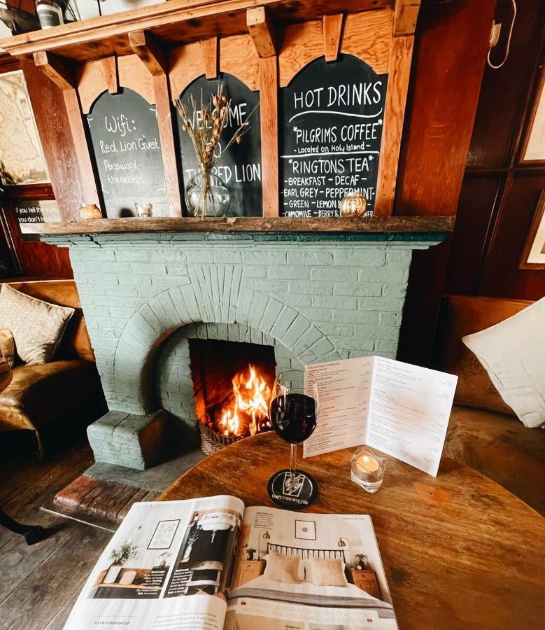 The Red Lion Inn Алнмут Екстериор снимка