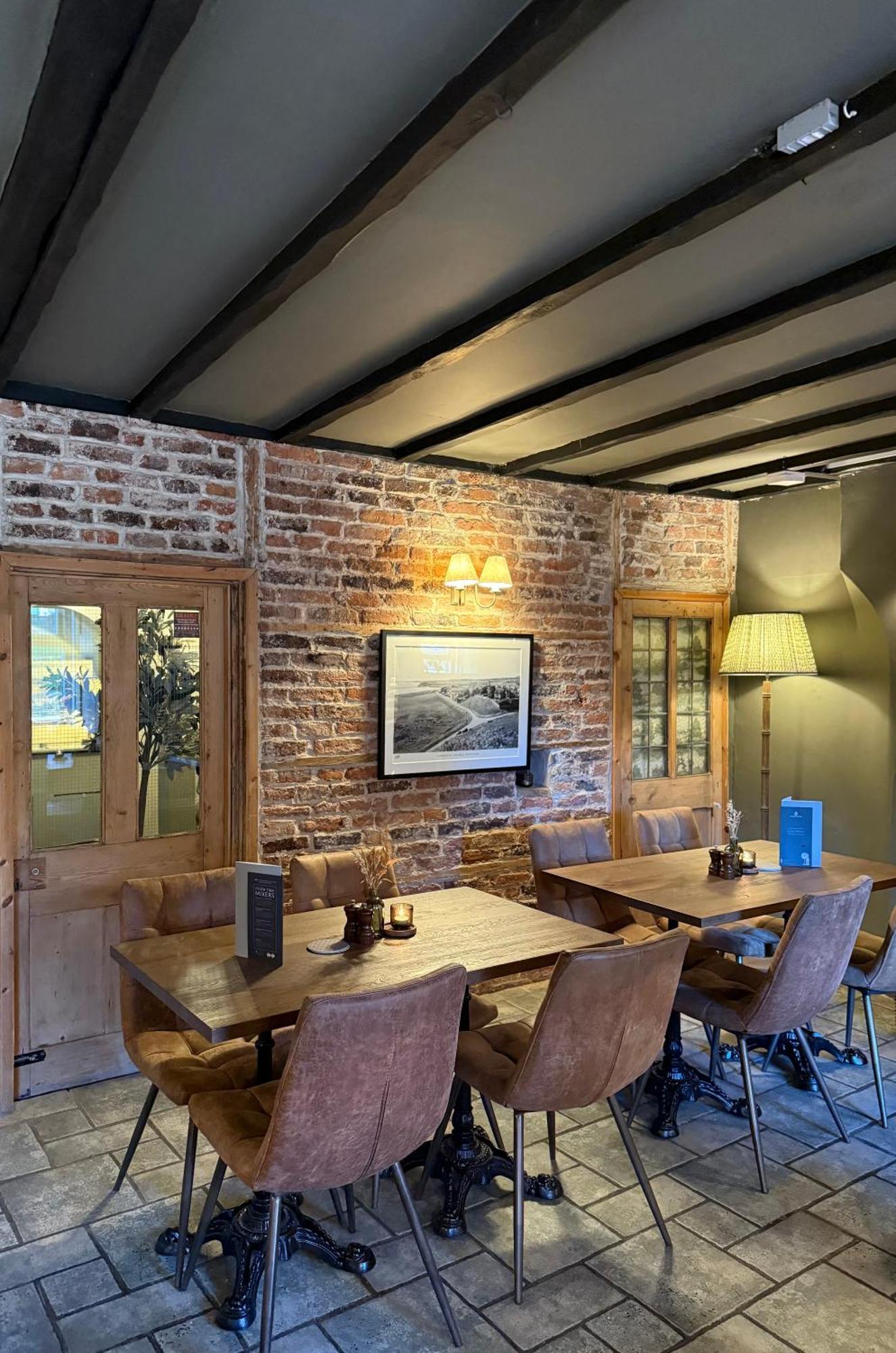 The Red Lion Inn Алнмут Екстериор снимка